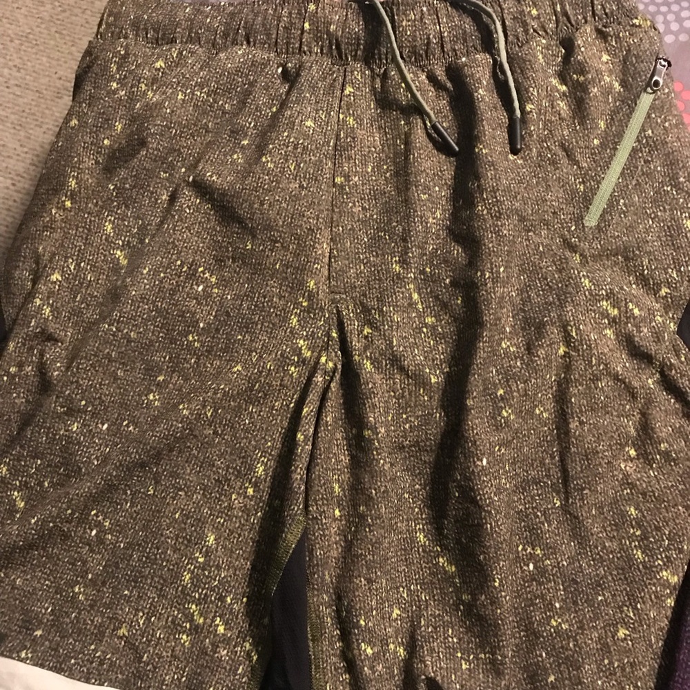 Lulu Lemon men’s shorts/swim trunks, 6.5” inseam